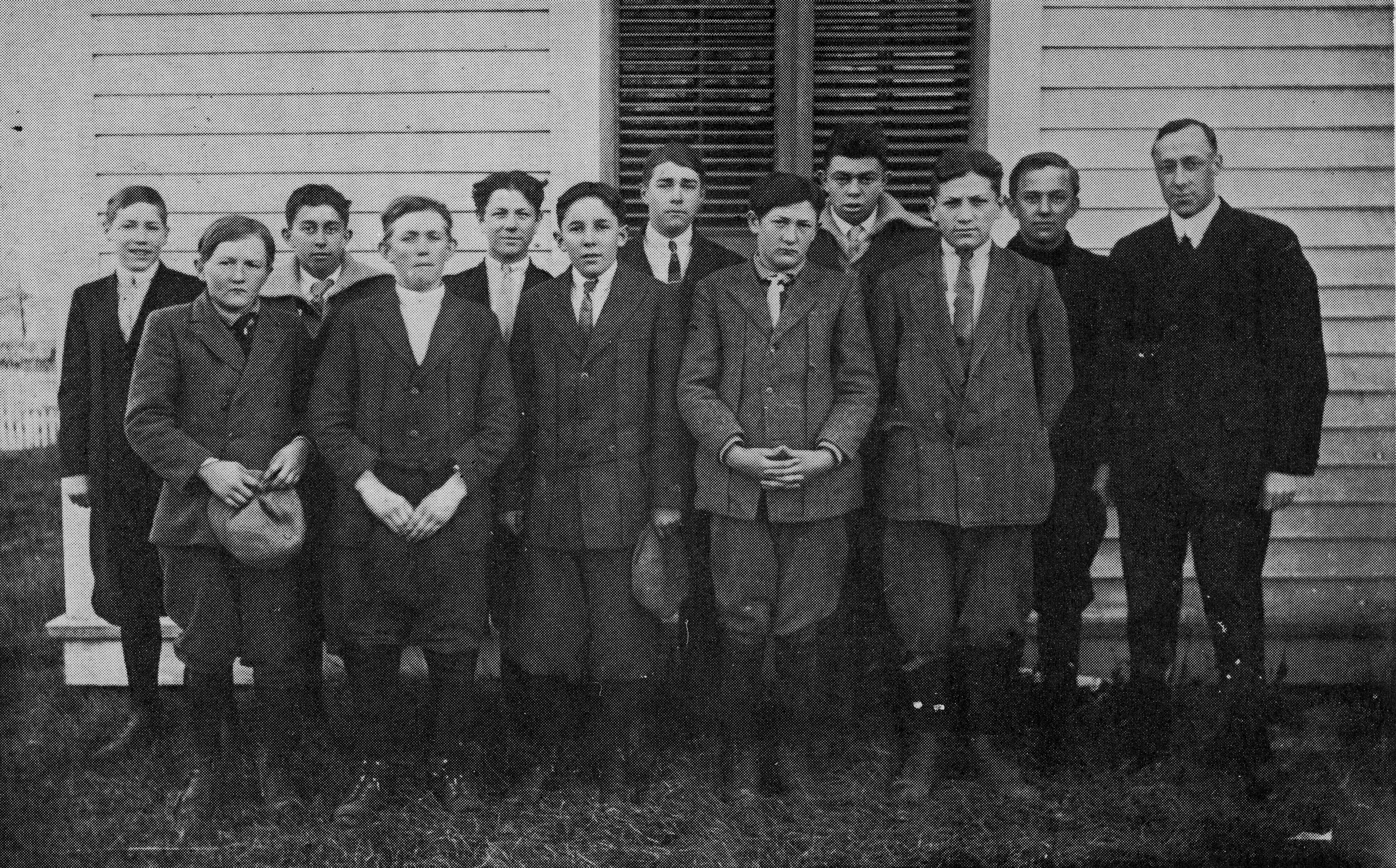 Included in picture, the Locke brothers, Leonard Reed, George and 
